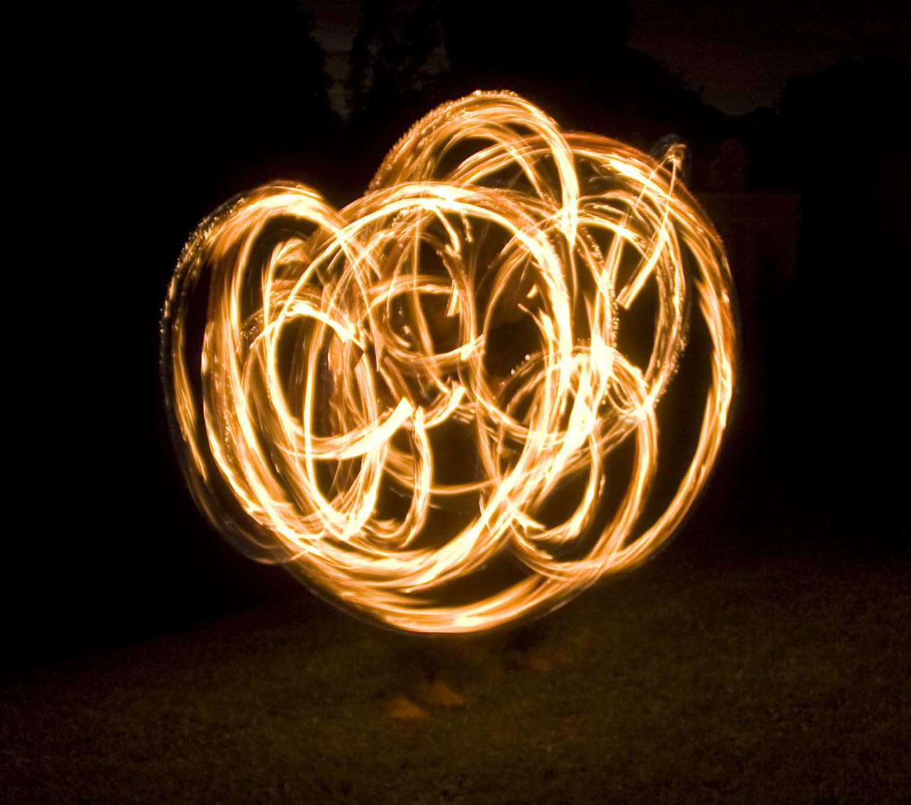 Association JONGLARGONNE : Photos de jonglage de feu et de lumière